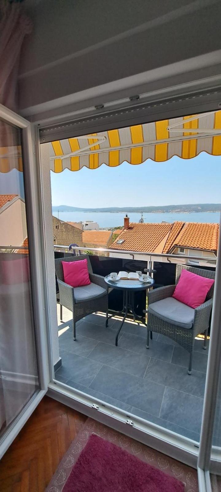 Apartments Ema Crikvenica Exterior foto