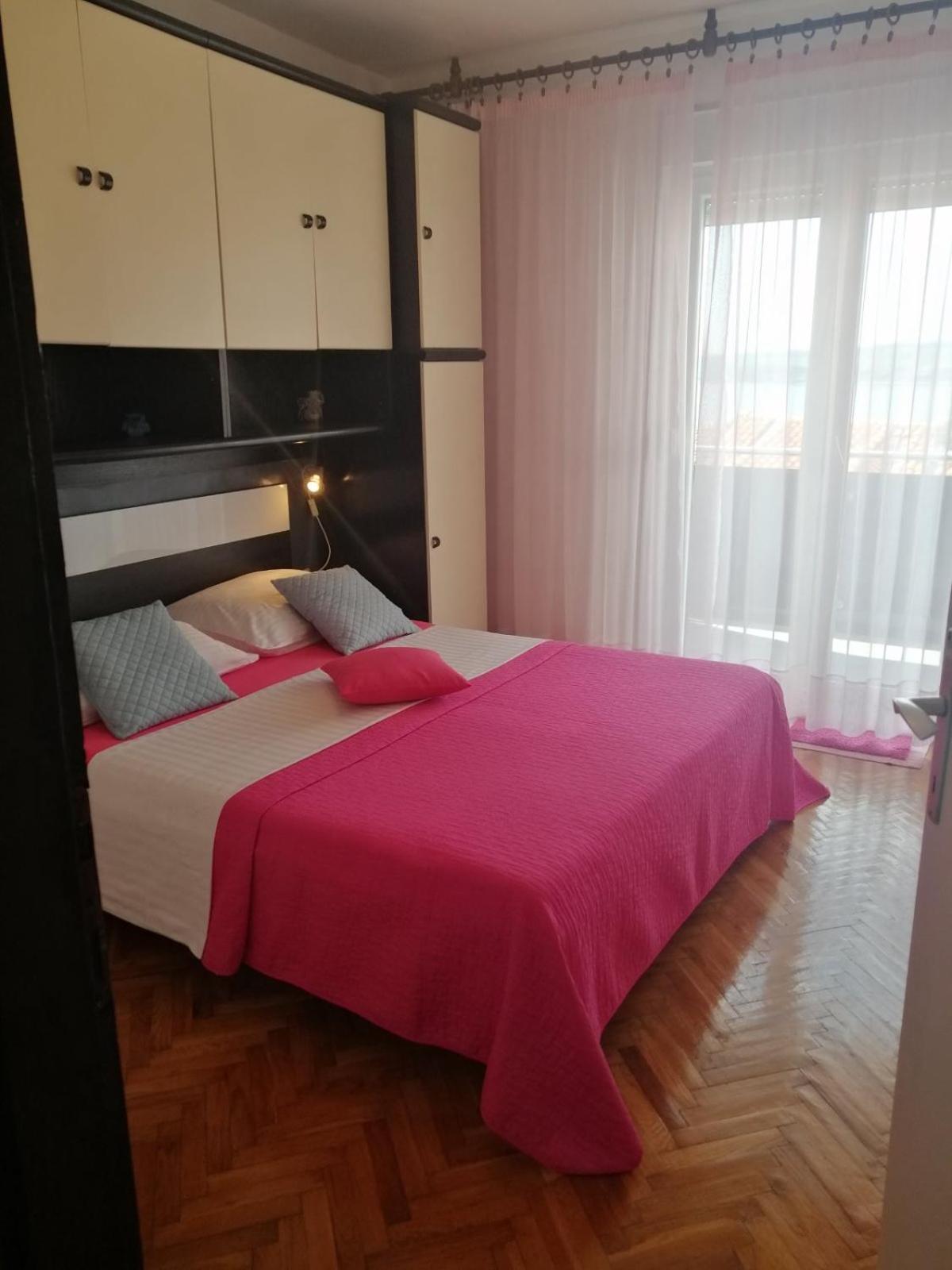 Apartments Ema Crikvenica Exterior foto